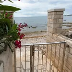 Charming Stone By The Sea Ουμάγκ