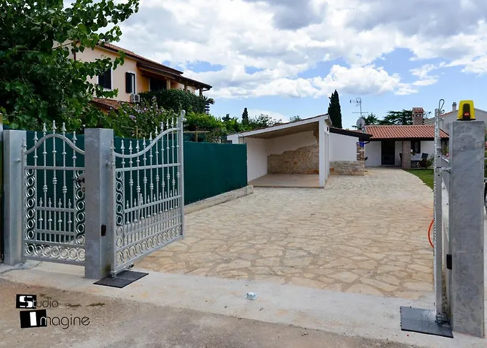 Сasa de vacaciones Charming Stone By The Sea