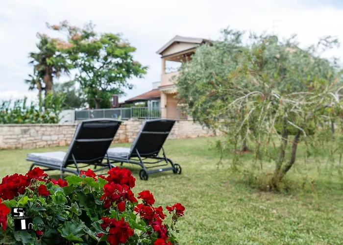 Charming Stone By The Sea Umag