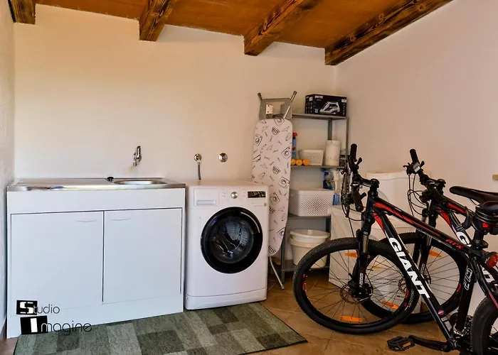 Charming Stone By The Sea Ουμάγκ