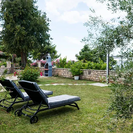 Ferienhaus Charming Stone By The Sea Umag