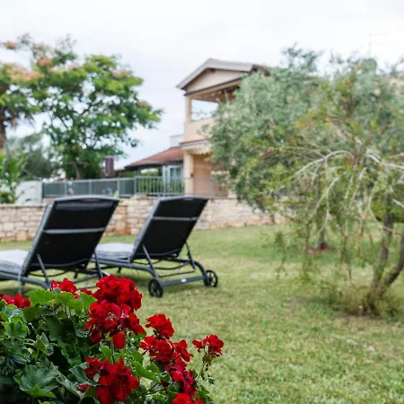 Charming Stone By The Sea Umag