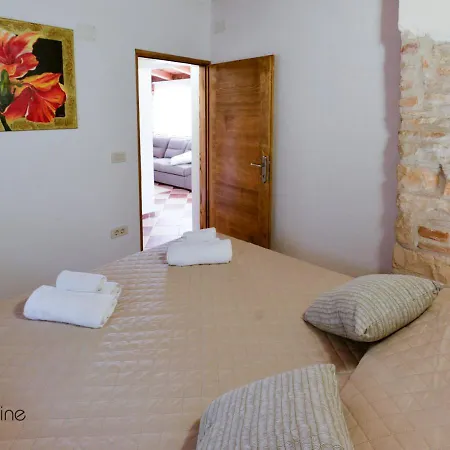 Charming Stone By The Sea Holiday home