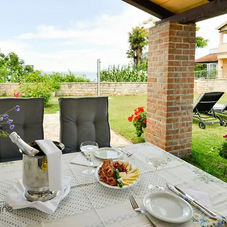 Holiday home Charming Stone By The Sea
