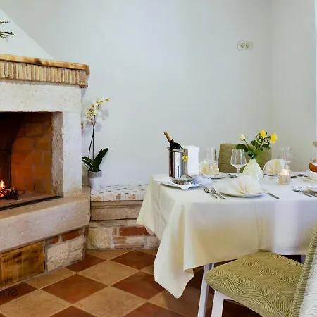 Charming Stone By The Sea * Umag