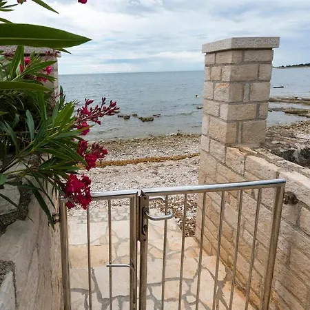 Charming Stone By The Sea Umag