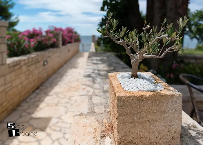Charming Stone By The Sea Дом отдыха *
