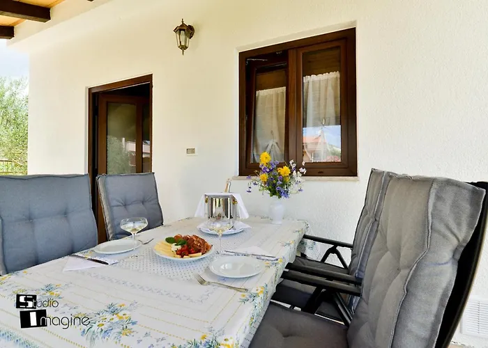 Charming Stone By The Sea Vakantiehuis *