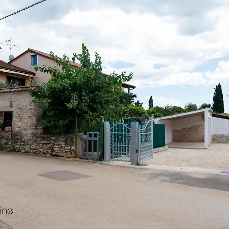 Charming Stone By The Sea Umag