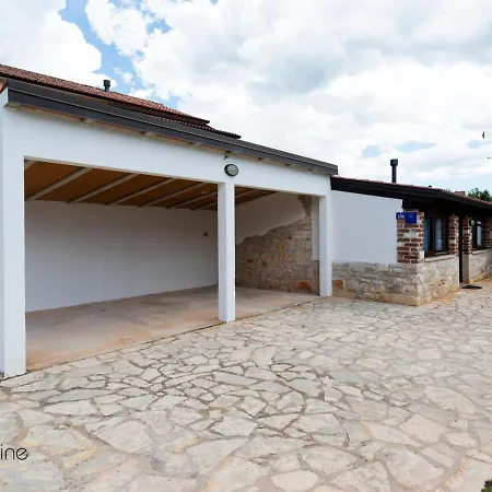 Hébergement de vacances Charming Stone By The Sea Umag